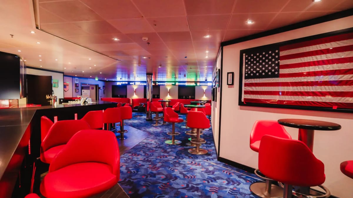 Heroes Tribute Bar and Lounge on Carnival Spirit