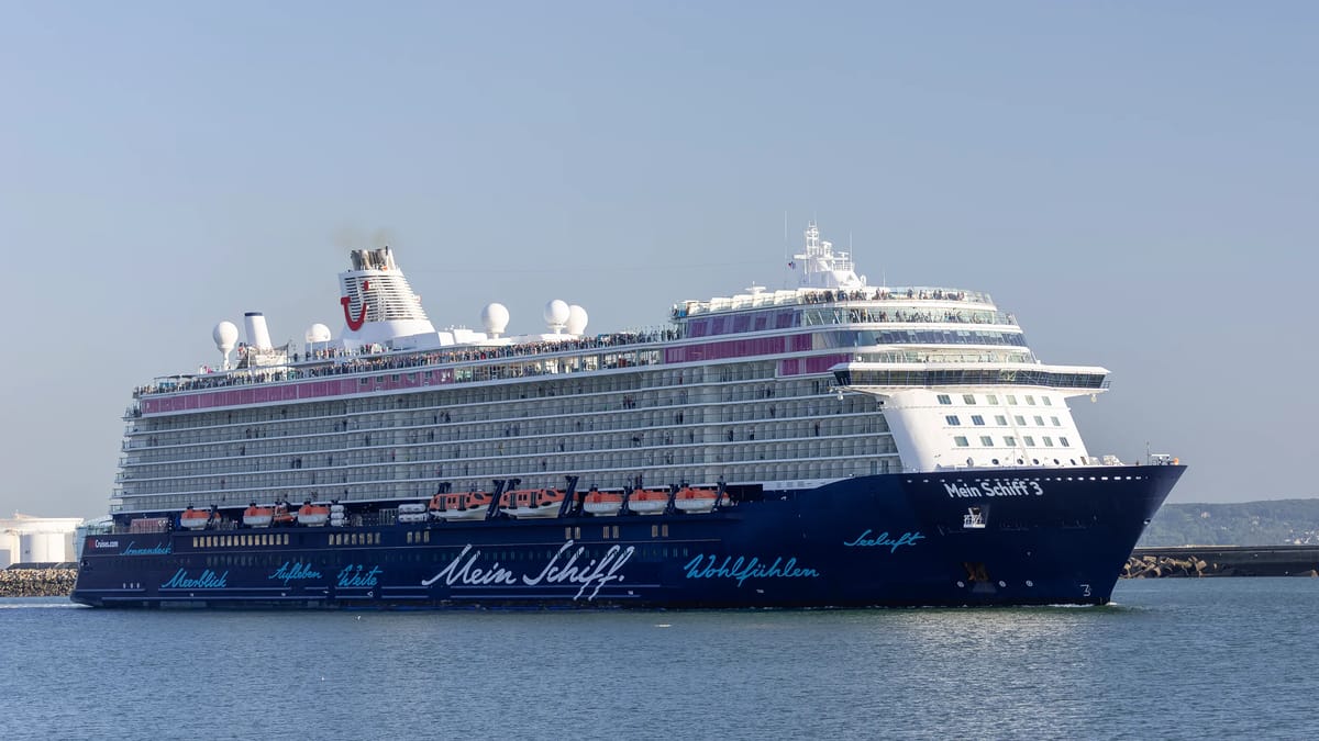 Mein Schiff 3 at sea