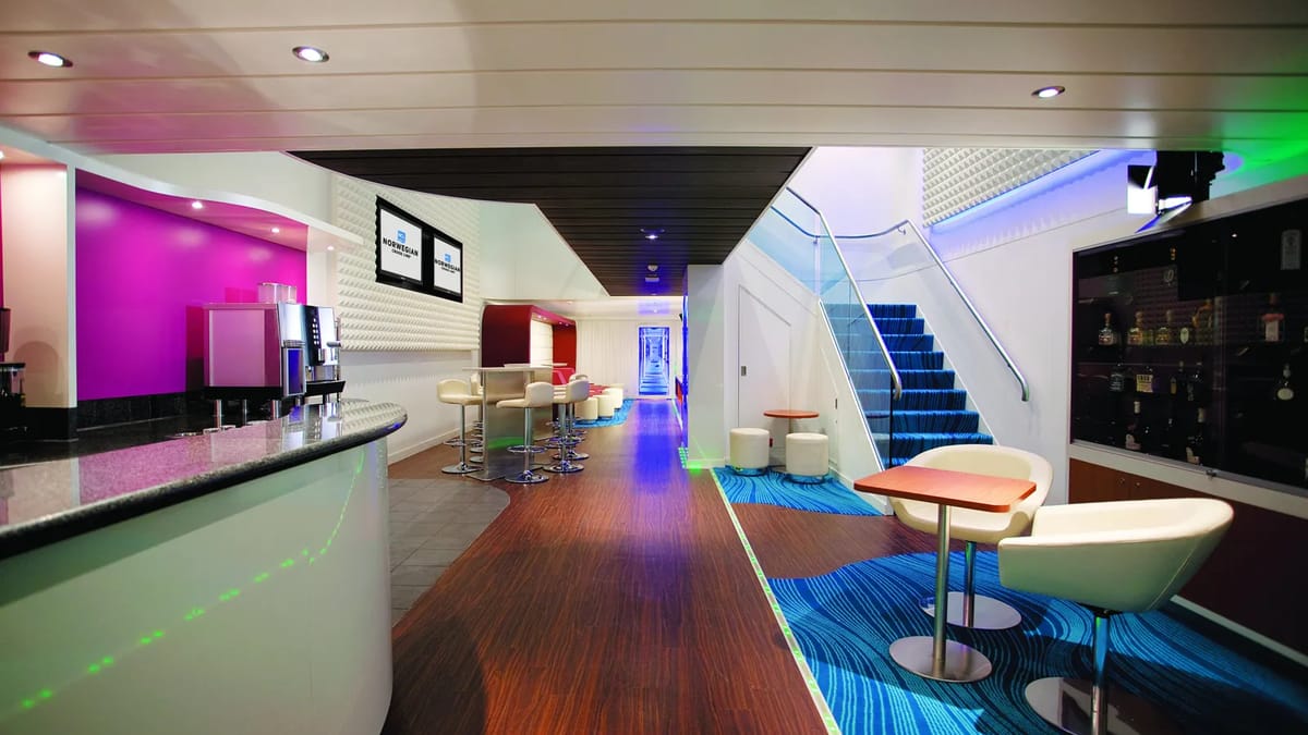 Studio Lounge