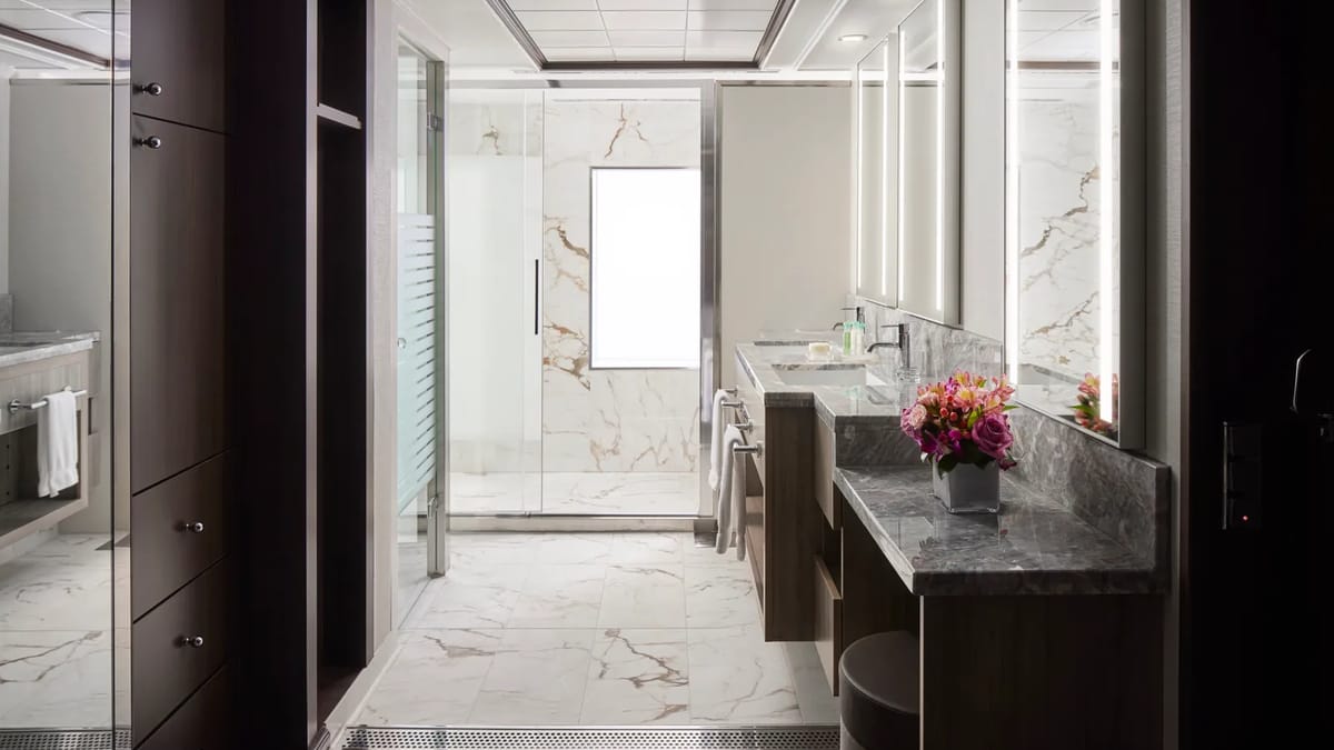 The Haven 2-Bedroom Family Villa with Balcony Master Bathroom