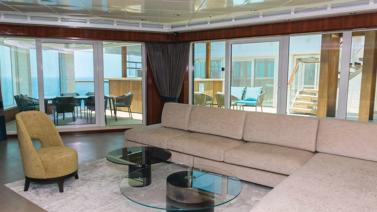 Norwegian Jewel - The Haven Three-Bedroom Garden Villa - Living Area