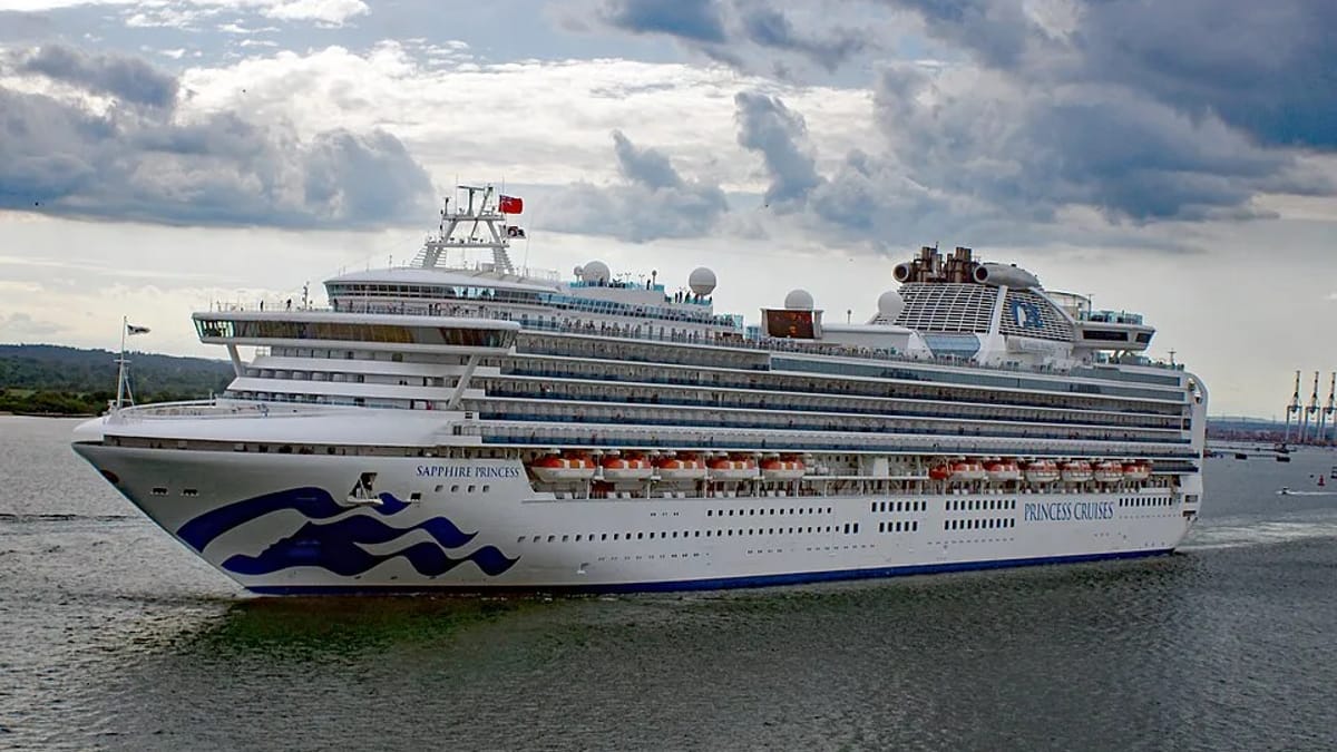 Sapphire Princess at sea