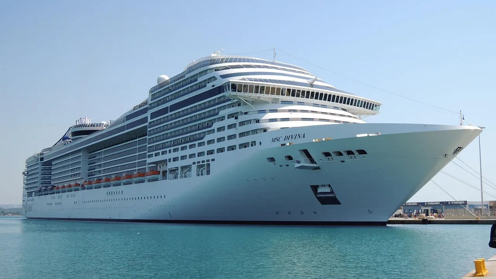 MSC Divina at sea