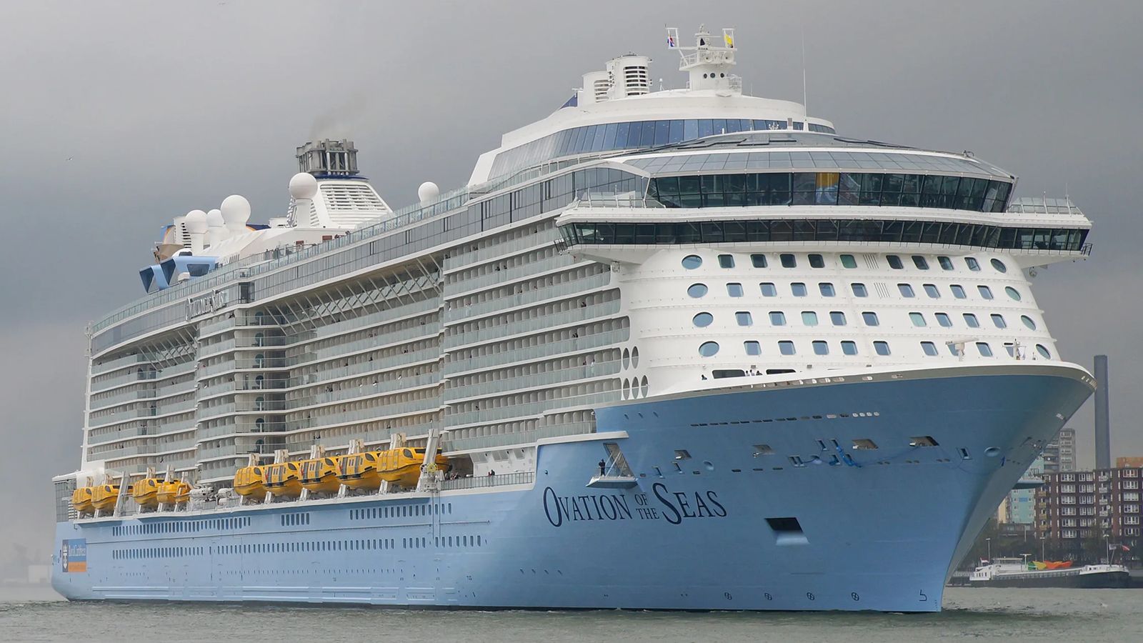 Ovation Of The Seas at sea