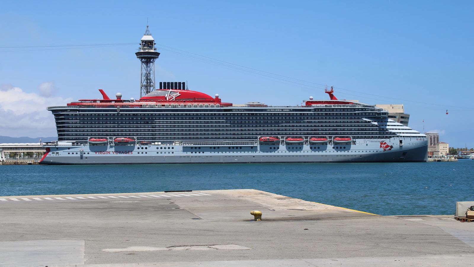 Valiant Lady at sea
