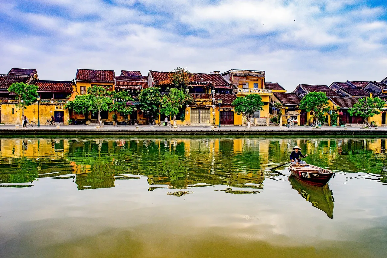 Chan May, Vietnam
