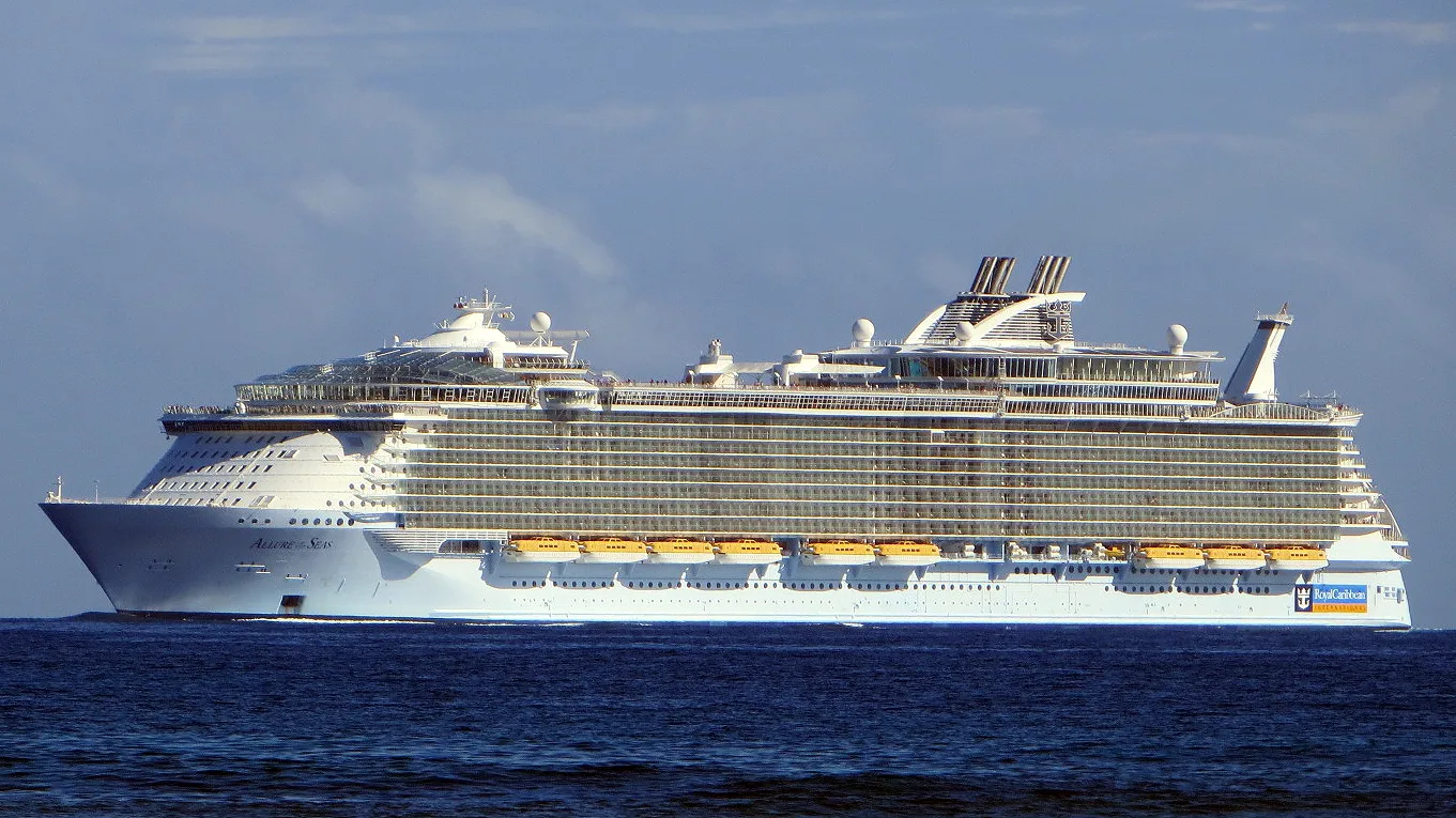 Allure Of The Seas at sea