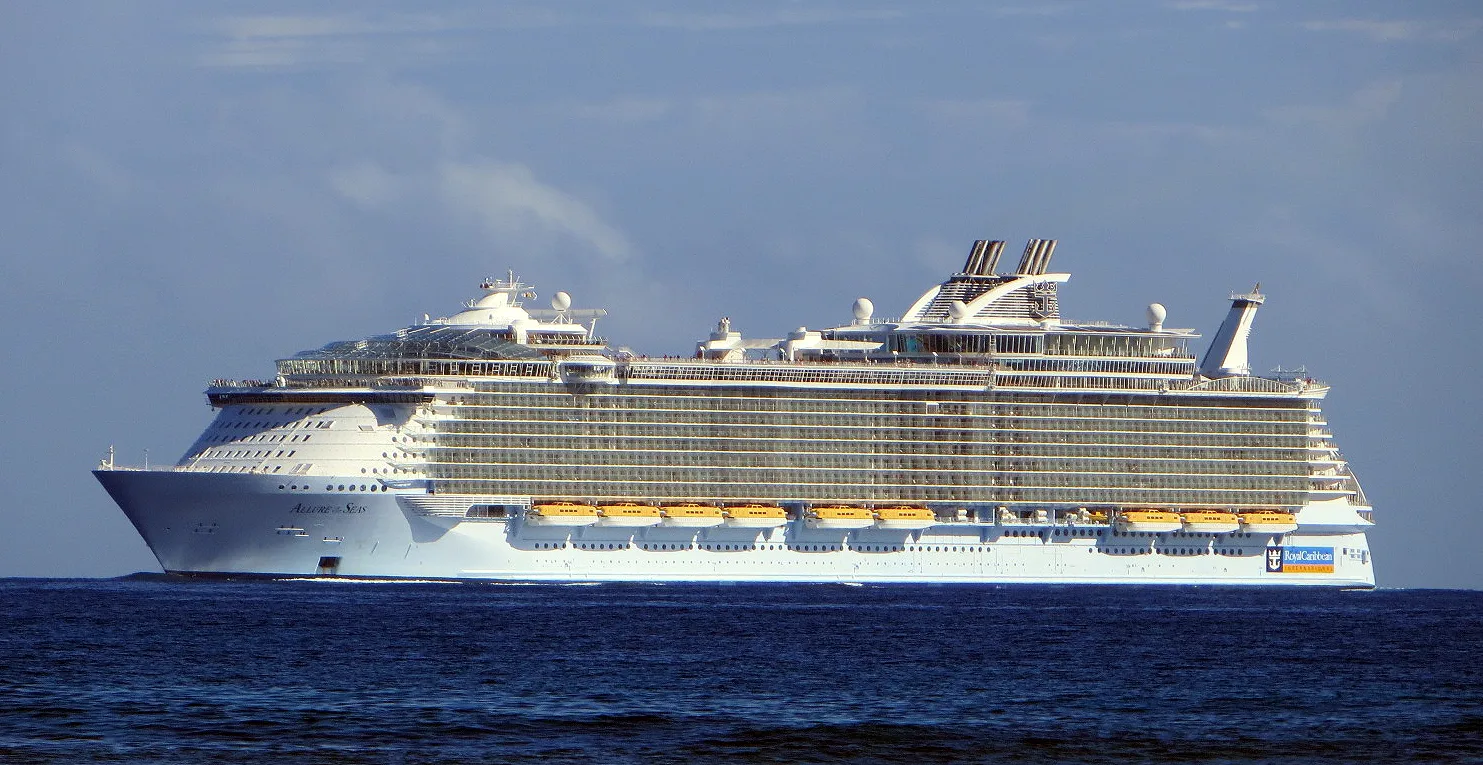 Allure Of The Seas at sea