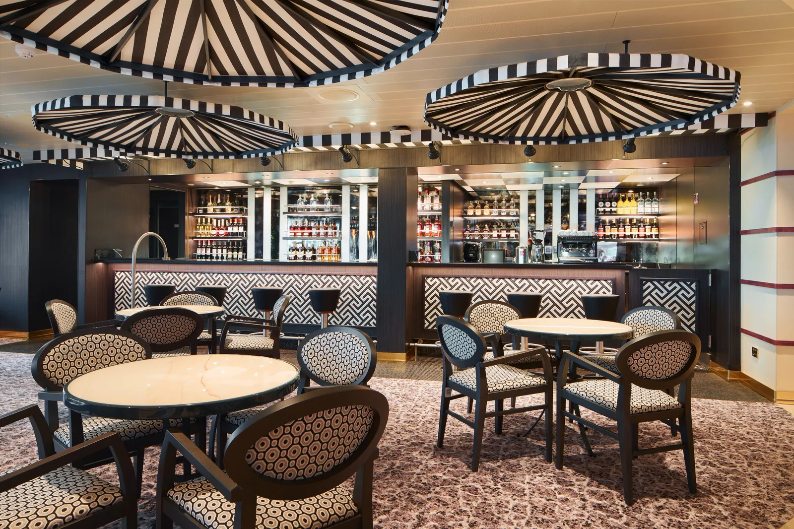 Tuscan Lounge on Carnival Firenze