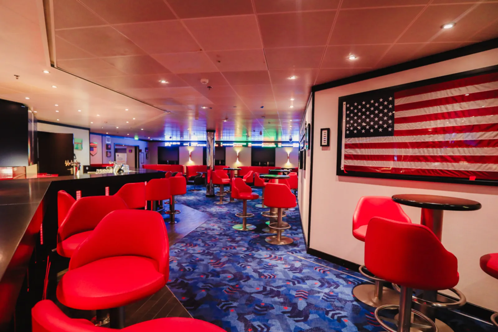 Heroes Tribute Bar and Lounge on Carnival Spirit
