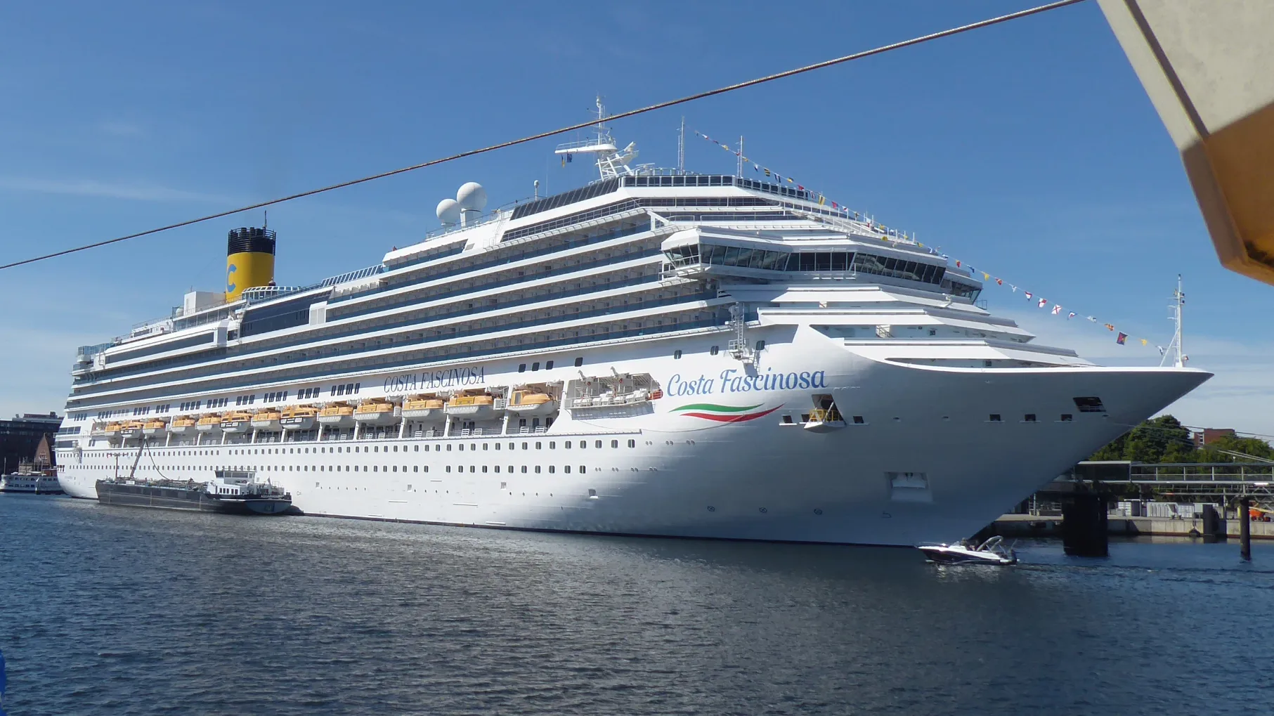 Costa Fascinosa at sea