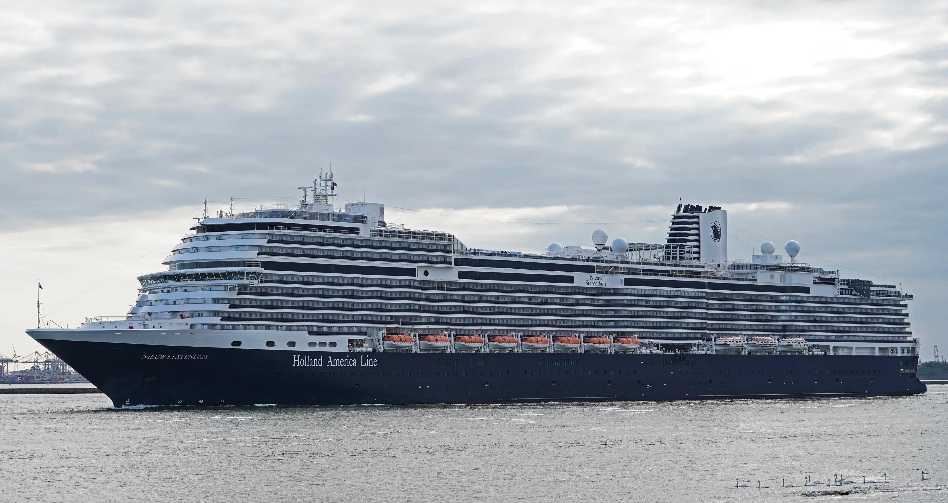 Nieuw Statendam cruise ship