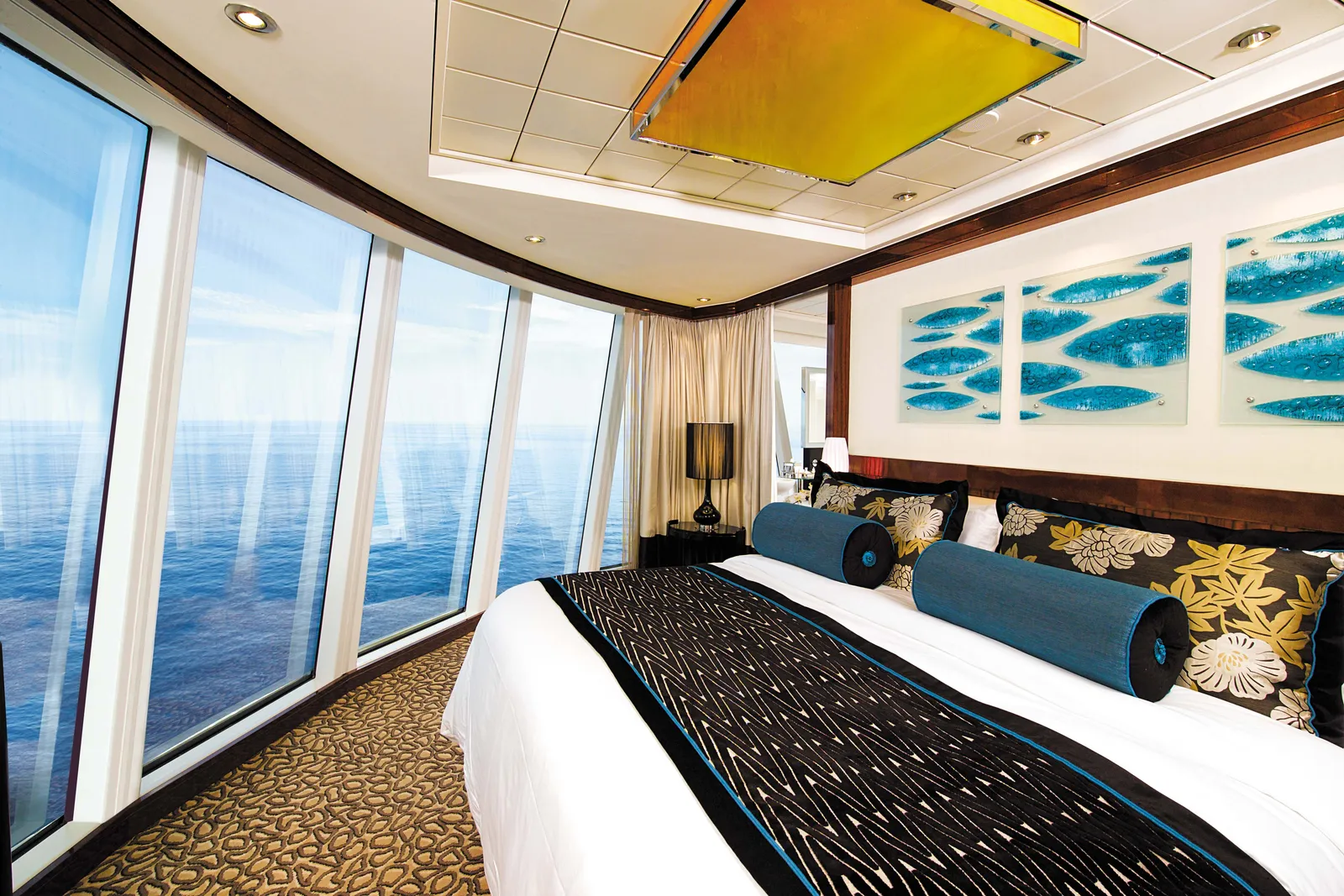 The Haven Deluxe Owner's Suite with Large Balcony