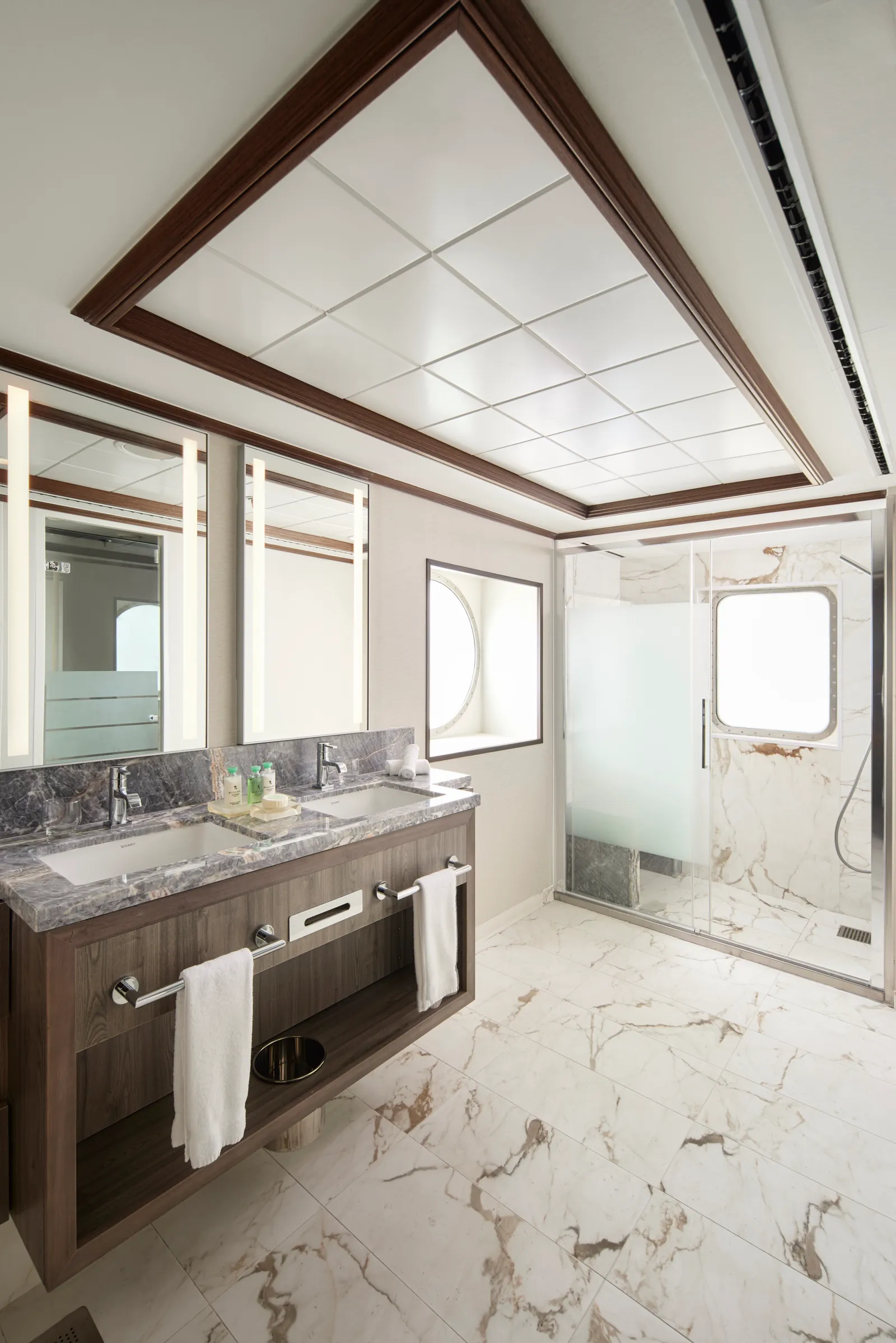The Haven Deluxe Owner's Suite with Balcony Master Bathroom