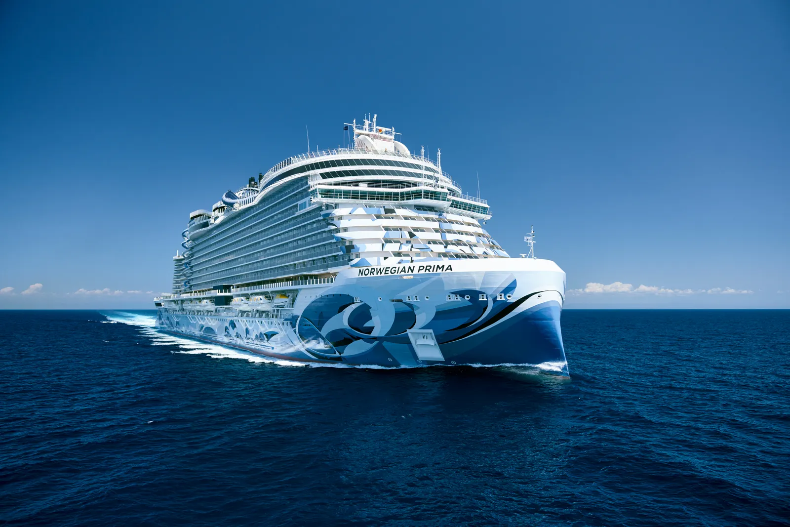 Norwegian Prima, Exterior