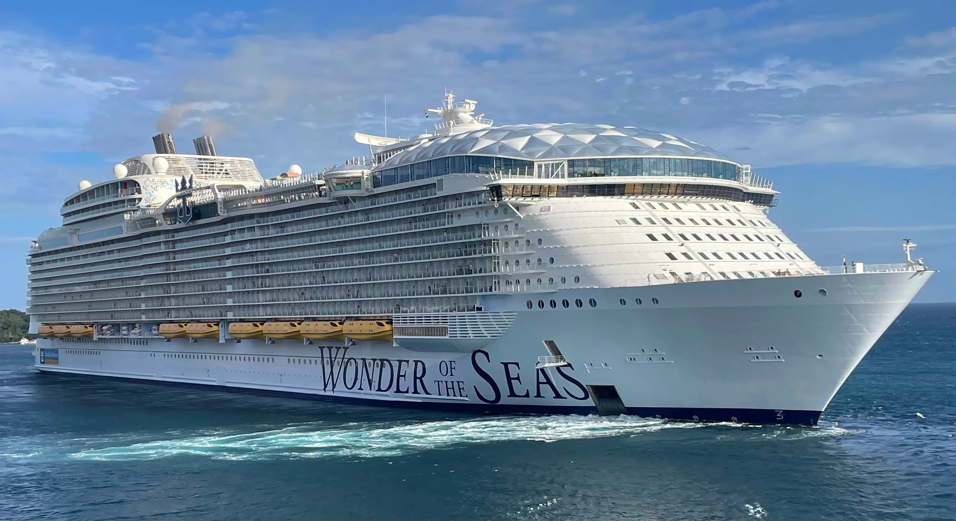 Wonder Of The Seas at sea